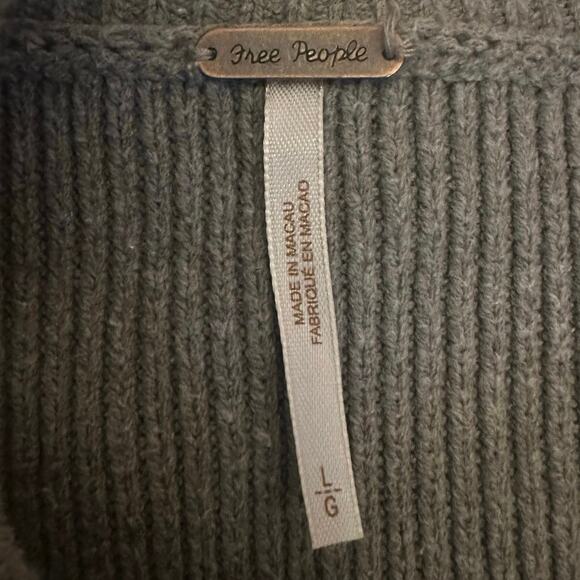 Free People Easy Street Crop Pullover Sweater in Grey Size Large Preppy Fall - Picture 12 of 14